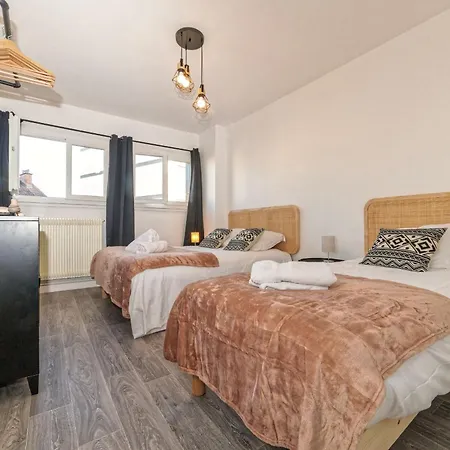 Maison 15 Couchages Idéale Pour En Groupe Hébergement de vacances *