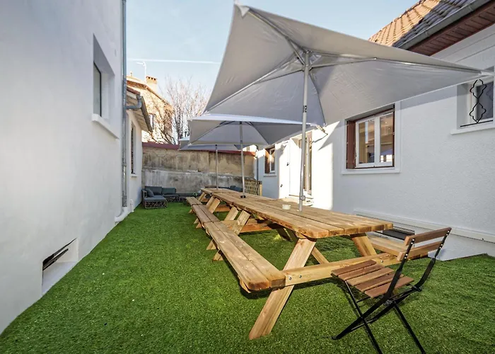 Maison 15 Couchages Idéale Pour En Groupe Hébergement de vacances Clermont-Ferrand